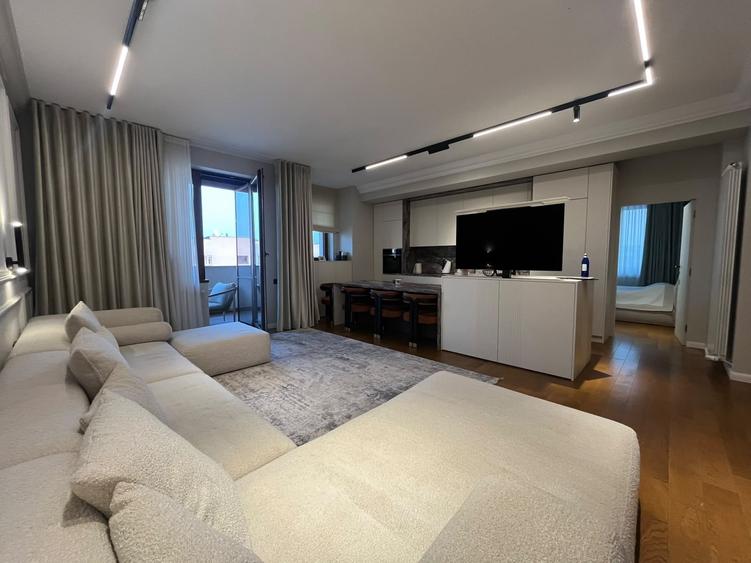 Apartament cu 3 camere decomandat, mobilat în Unirii