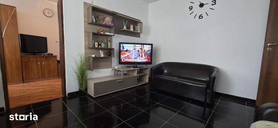 Apartament cu 3 camere în Micro 5