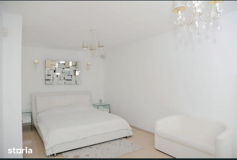 Casă cu 5 camere cu Teren 350 Mp în Central