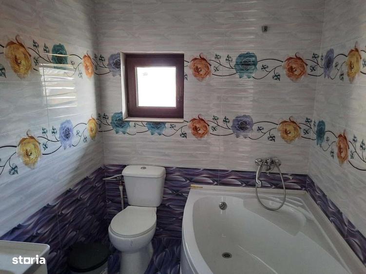 Casă cu 4 camere cu Teren 300 Mp în Central