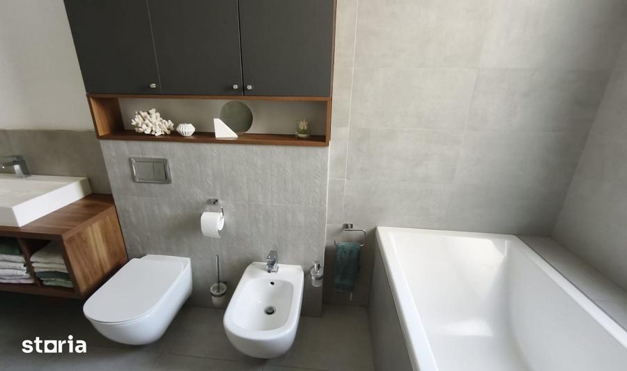 Casă cu 5 camere cu Teren 250 Mp în Valea Lupului