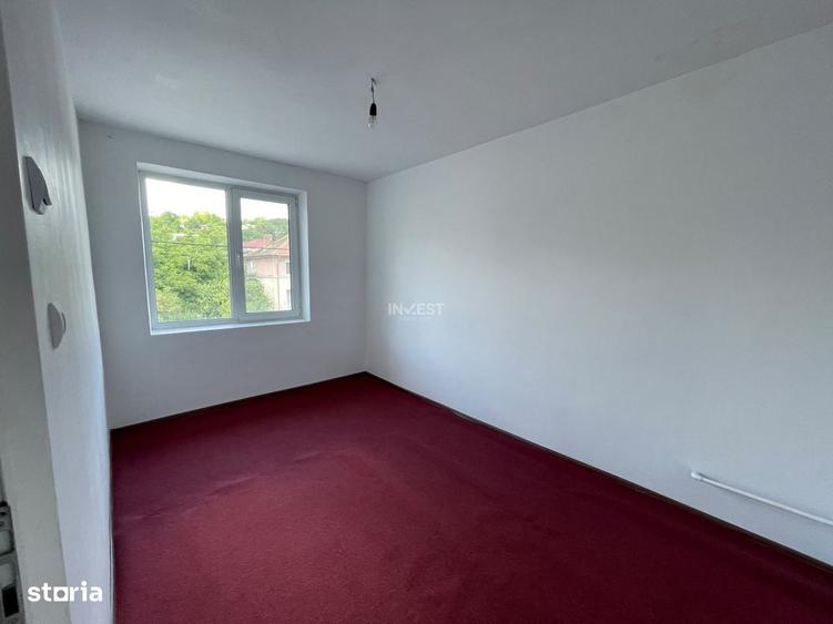 Apartament cu 3 camere decomandat în Păcurari