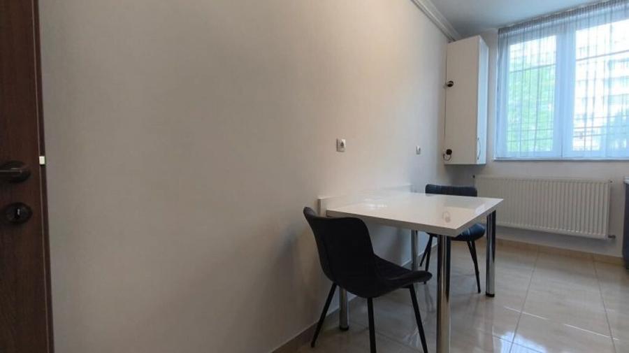 Apartament cu 2 camere decomandat în Cetate