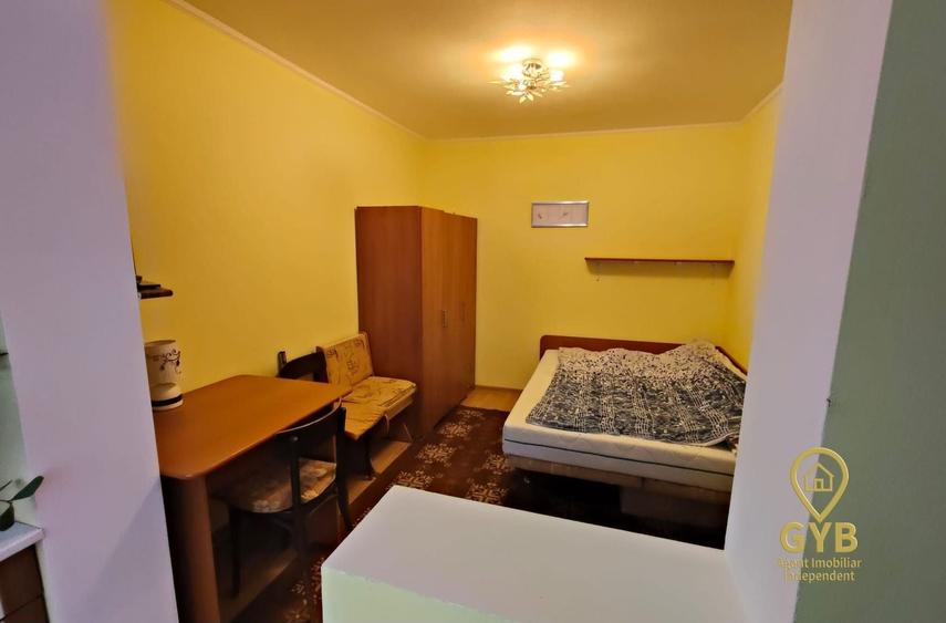 Apartament cu 2 camere semidecomandat, mobilat în Valenta
