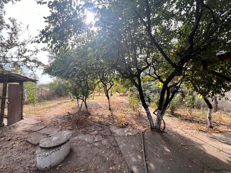Casă individuală cu 5 camere cu Teren 2000 Mp în Grojdibodu