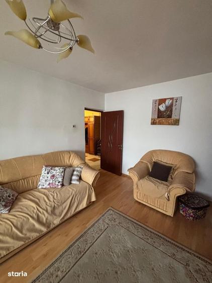 Apartament cu 3 camere în Tomis III