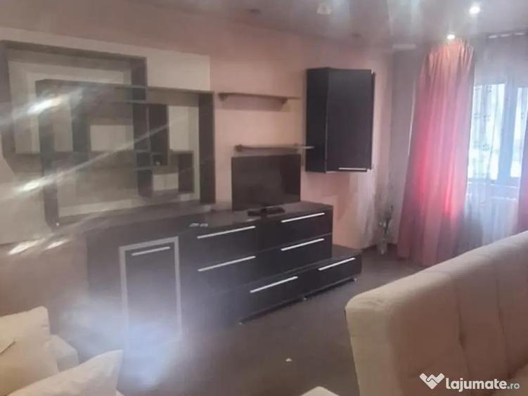 Apartament cu 3 camere decomandat în Păcurari