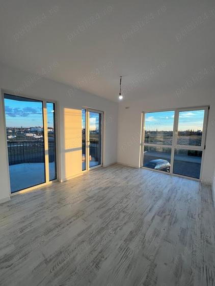 Apartament cu 3 camere decomandat în Dumbrăvița