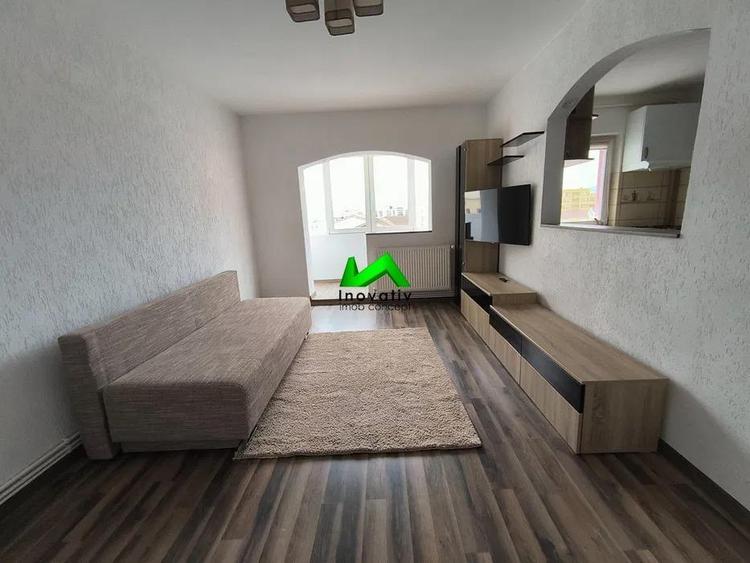 Apartament cu 4 camere decomandat, mobilat în Vasile Aaron