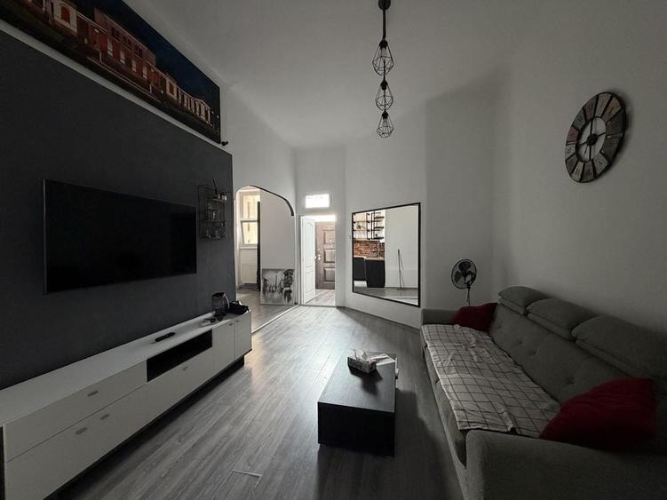 Apartament cu 3 camere decomandat în Ultracentral
