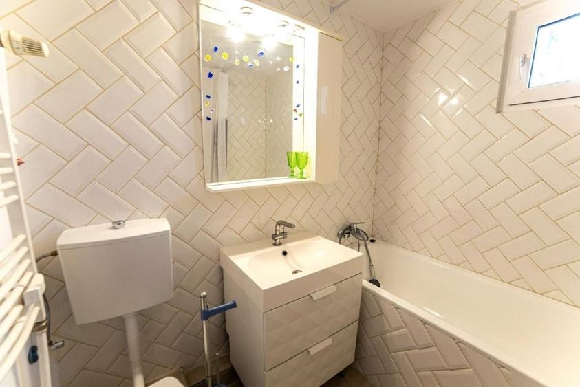 Apartament cu 3 camere decomandat, mobilat în Crângași