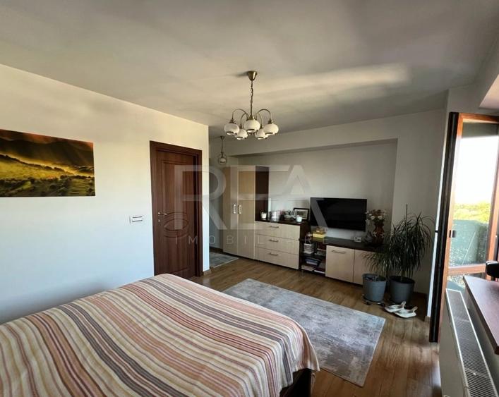 Apartament cu 3 camere decomandat, mobilat în Pantelimon