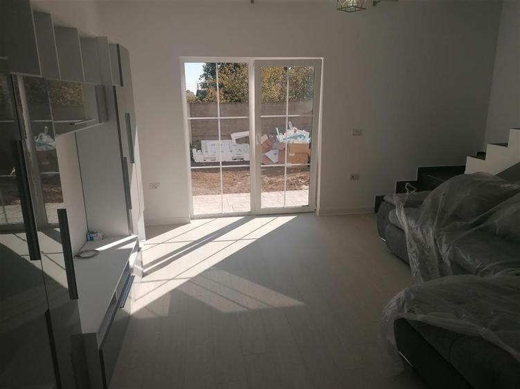 Duplex cu 3 camere cu Teren 200 Mp în Exterior Vest