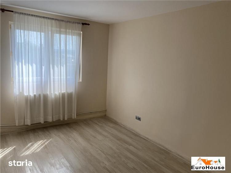 Apartament cu 3 camere decomandat în Ampoi 2