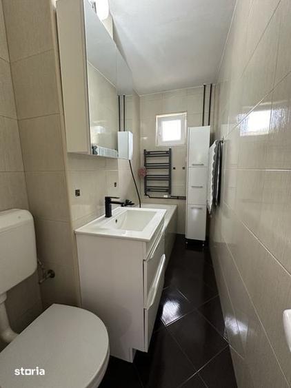Apartament cu 3 camere semidecomandat în Girocului