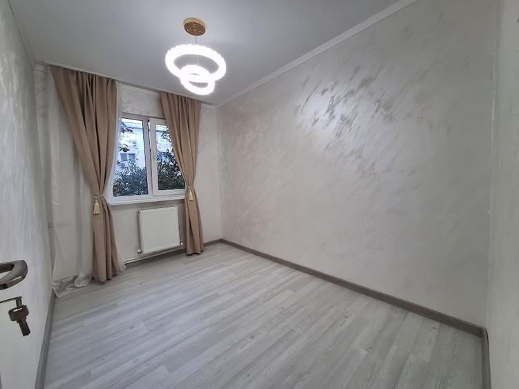 Apartament cu 3 camere semidecomandat în Tomis Nord