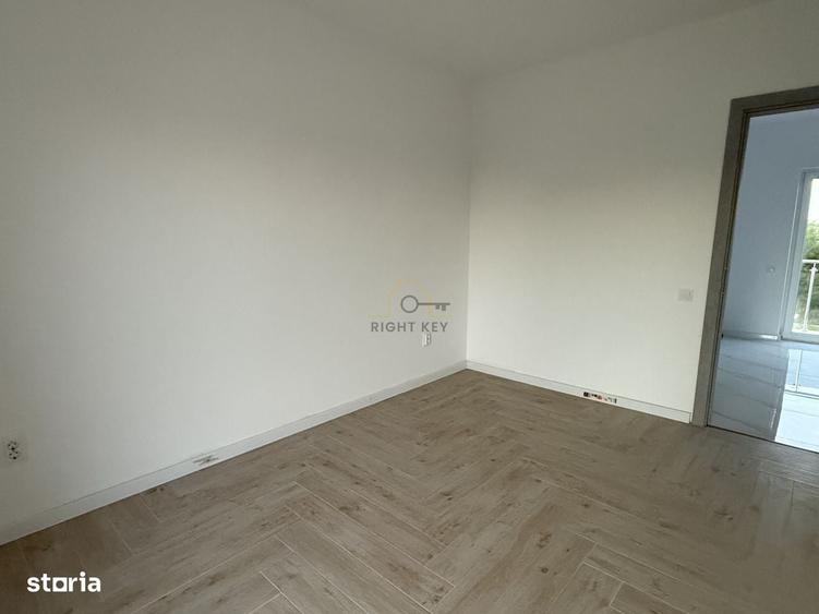 Casă cu 4 camere în Săbăreni