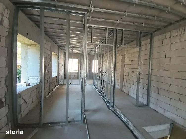 Casă cu 4 camere cu Teren 370 Mp în Dorobanți