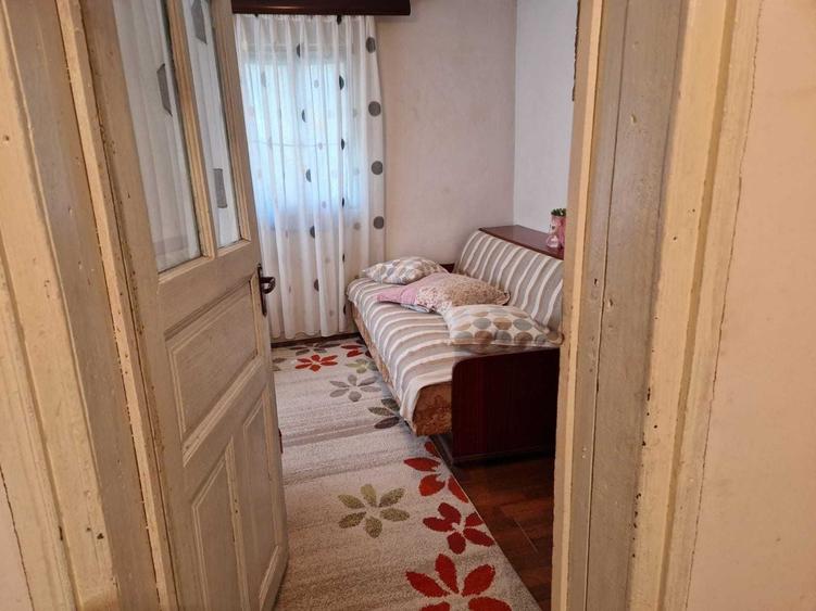 Casă cu 2 camere în Prunaru