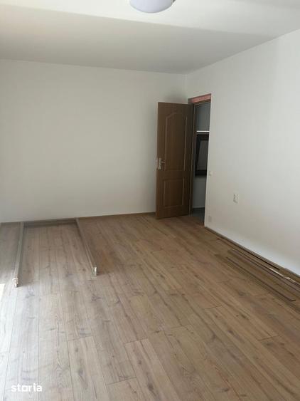 Casă cu 4 camere cu Teren 225 Mp în Borhanci