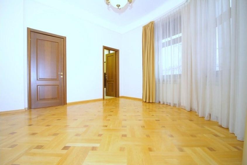 Apartament cu 5 camere în Dorobanți