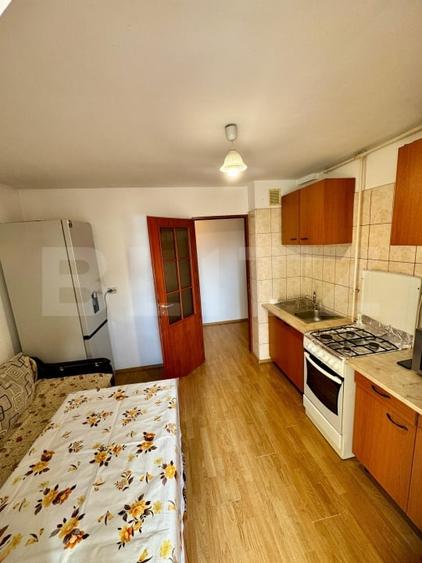 Apartament cu 2 camere decomandat, mobilat în Tractorul