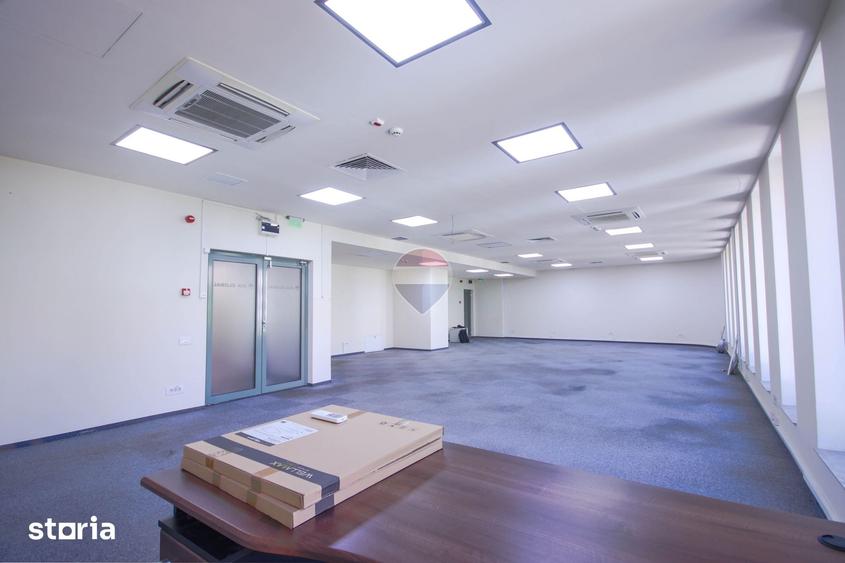 Spațiu comercial, de 330 mp, în Central