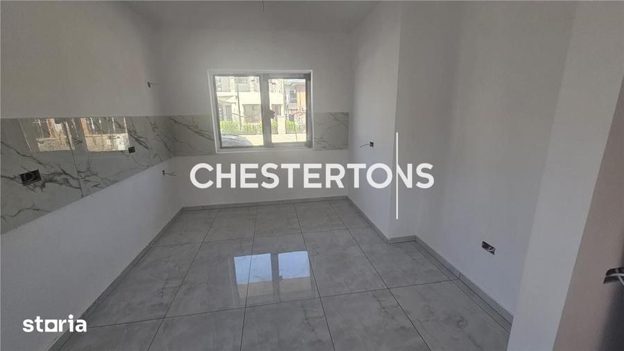 Casă cu 5 camere cu Teren 305 Mp în Central