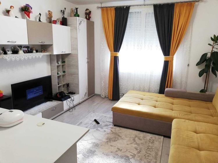 Apartament cu 3 camere decomandat în Dărmănești