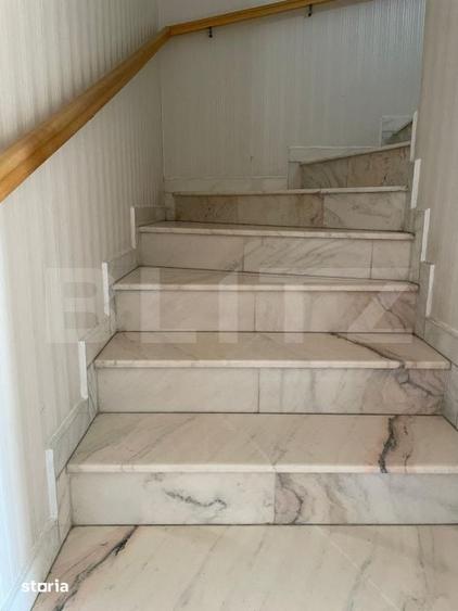 Casă cu 7 camere cu Teren 250 Mp în Central