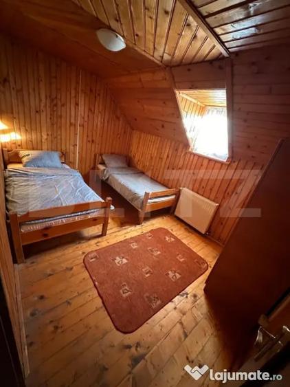 Casă cu 6 camere cu Teren 5500 Mp în Gura Văii