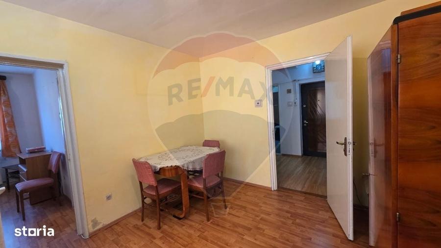 Apartament cu 3 camere decomandat în Central