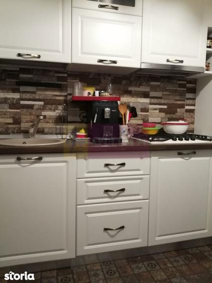 Apartament cu 3 camere, mobilat în Central