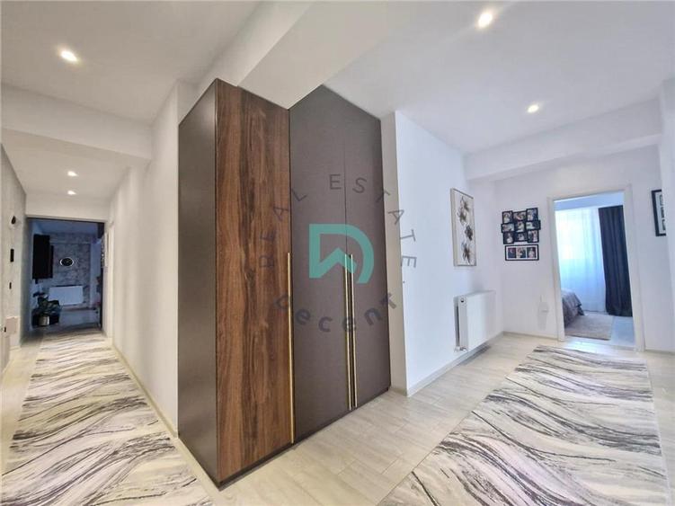Apartament cu 4 camere decomandat, mobilat în Tractorul
