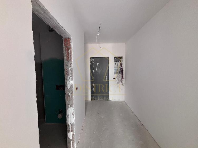 Apartament cu 3 camere decomandat în Aradului