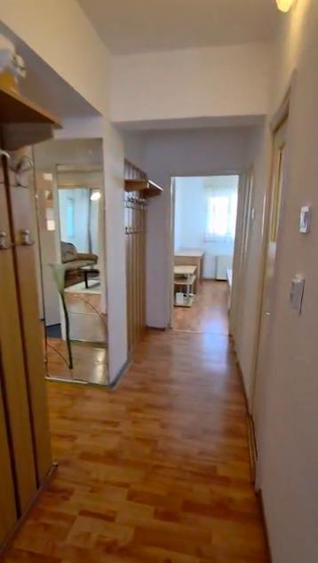 Apartament cu 3 camere decomandat în Astra