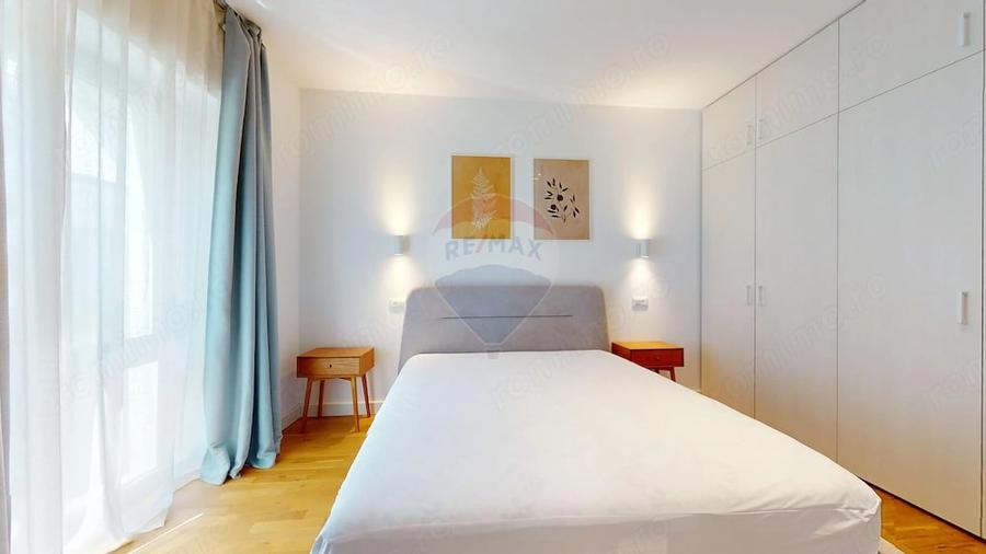 Apartament cu 3 camere semidecomandat în Centrul Istoric