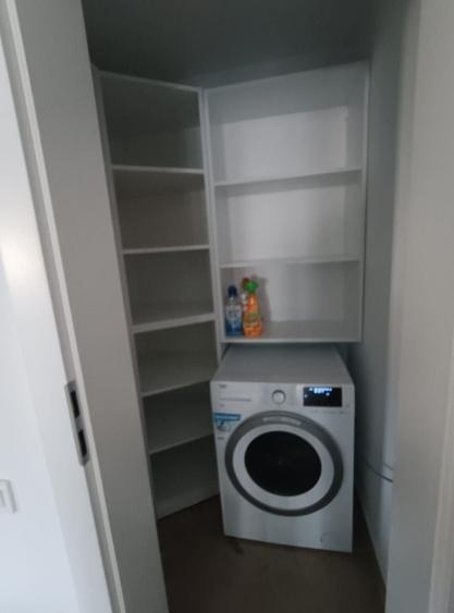 Apartament cu 3 camere decomandat în Cotu