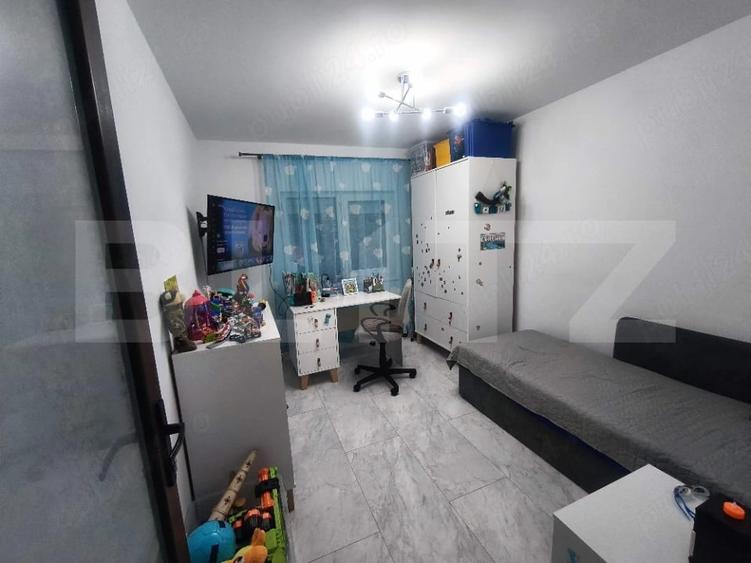 Apartament cu 3 camere semidecomandat, mobilat în Ghimbav