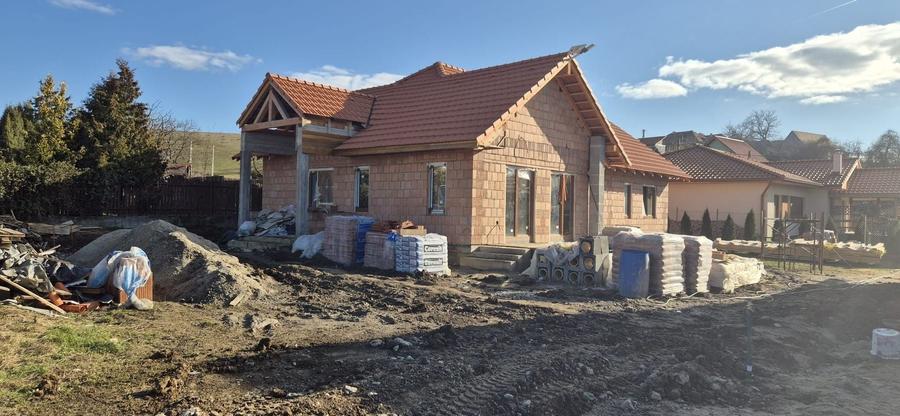 Casă individuală cu 4 camere cu Teren 600 Mp în Sângeorgiu de Mureș