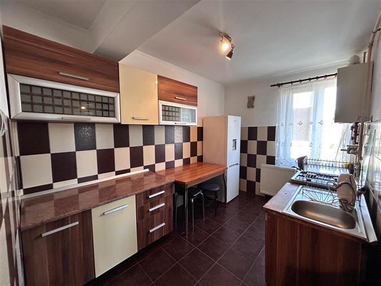 Apartament cu 2 camere semidecomandat în Moroasa 2
