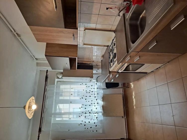 Apartament cu 3 camere decomandat în Hipodrom 3