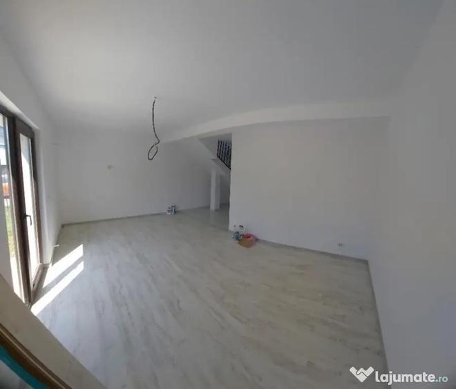 Casă cu 4 camere cu Teren 470 Mp în Vârteju