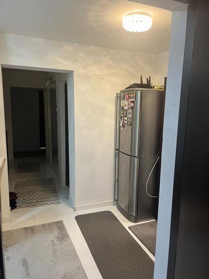 Apartament cu 3 camere decomandat în Gruia