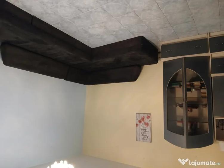 Apartament cu 3 camere decomandat în Nerva Traian