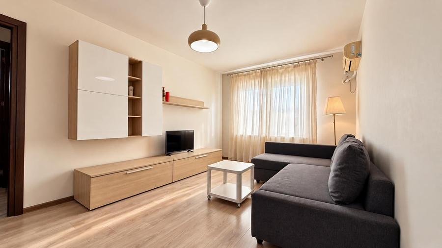 Apartament cu 3 camere semidecomandat, mobilat în Mihai Bravu