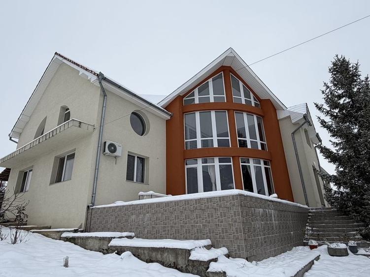Casă cu 4 camere în Central
