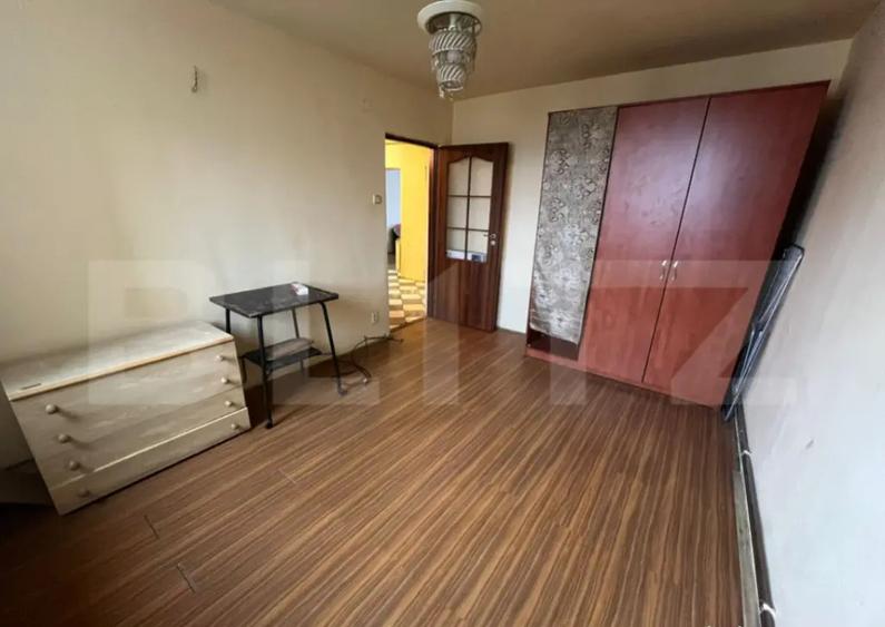 Apartament 3 camere, 70 mp, zona Micro 6 - 2