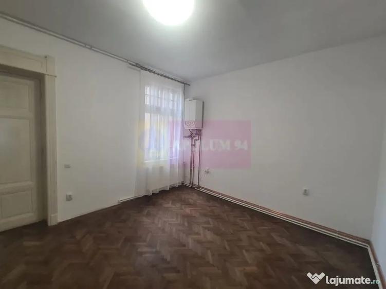 Casă cu 3 camere cu Teren 247 Mp în Central