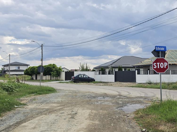 Teren Construcții intravilan de 1470 mp, în 1 Decembrie